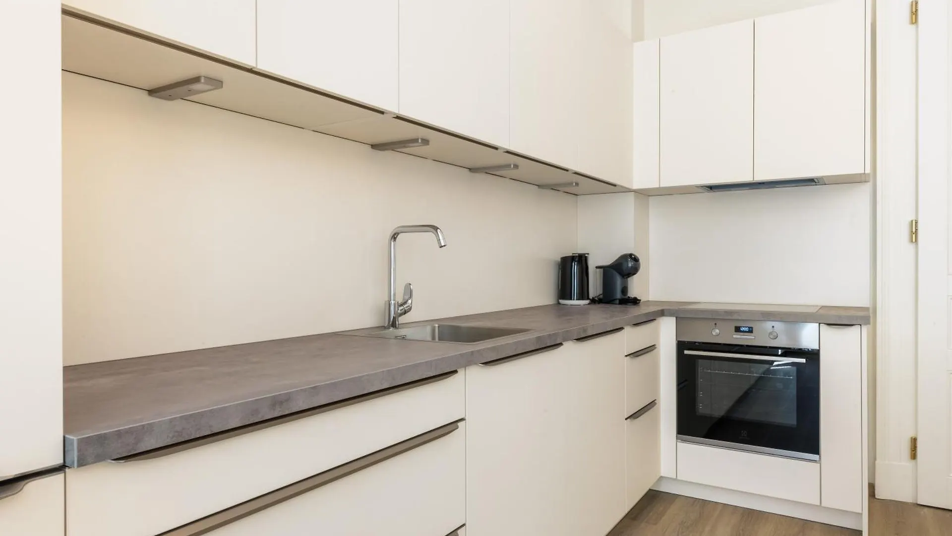 Wenceslas Square Apartments By Rentero Praga